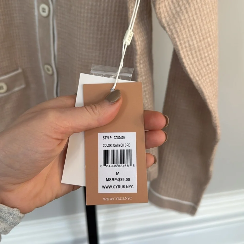 Cyrus NYC oatmeal cream sweater cardigan - Picture 3 of 5